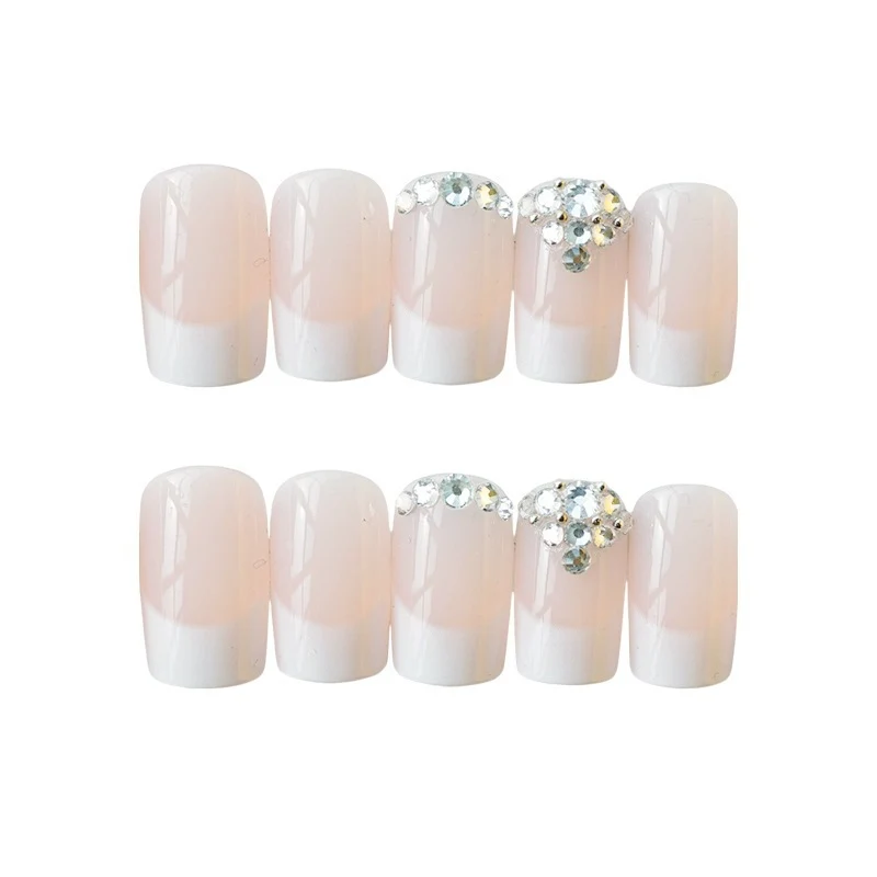 Elegante French Tip Press-On Nagelset mit Rhinstein-Akzenten