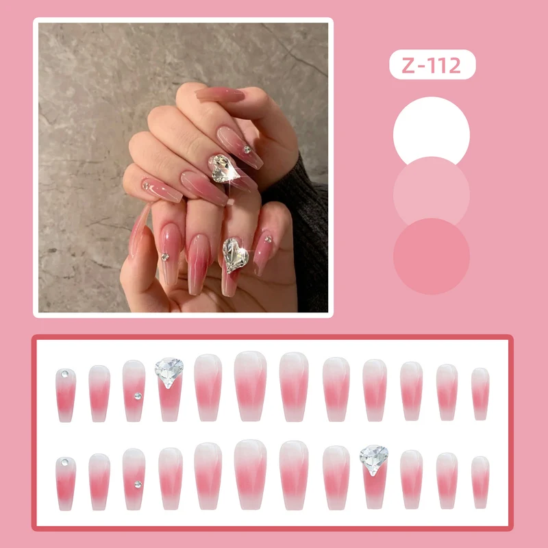 Glamorous Herz-verzierte Press-On Nagelkunst