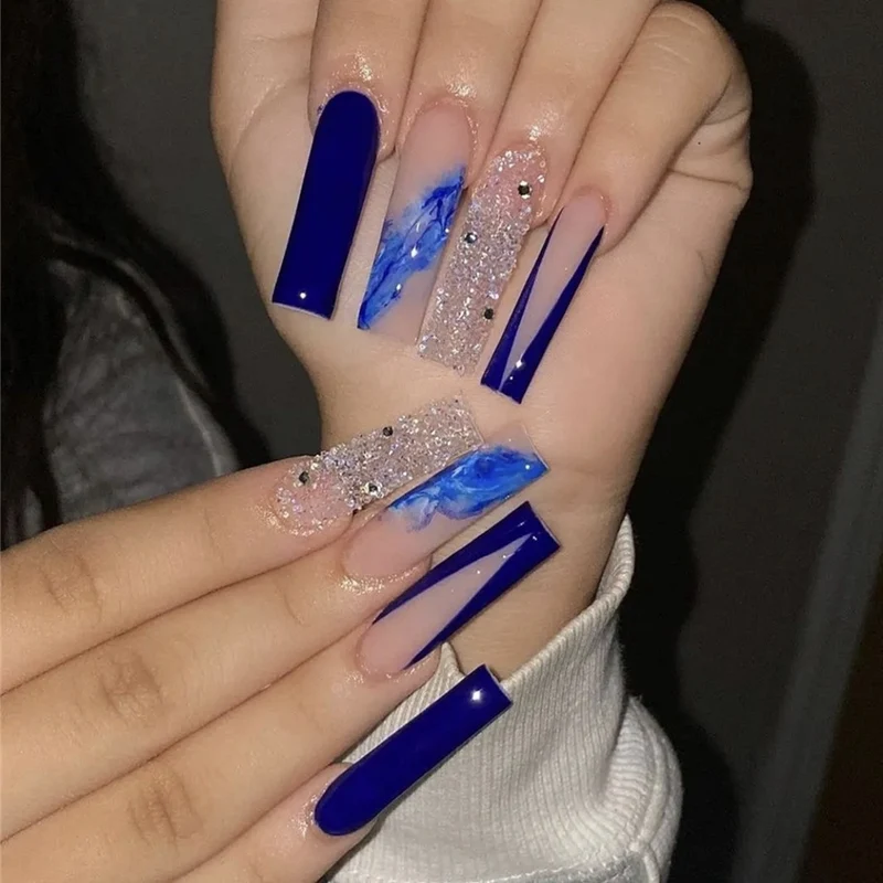 Glamourös Artisanal Press-On Nageldesign