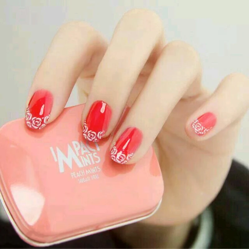 Floral Accent Press-On Nail Set