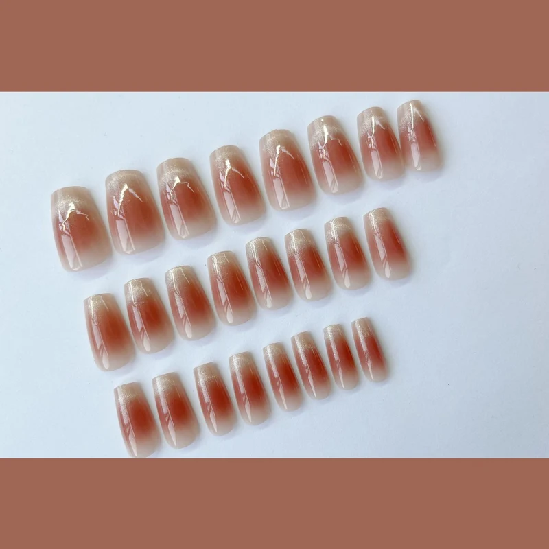 Eleganter French Tip Press-On Nagelset