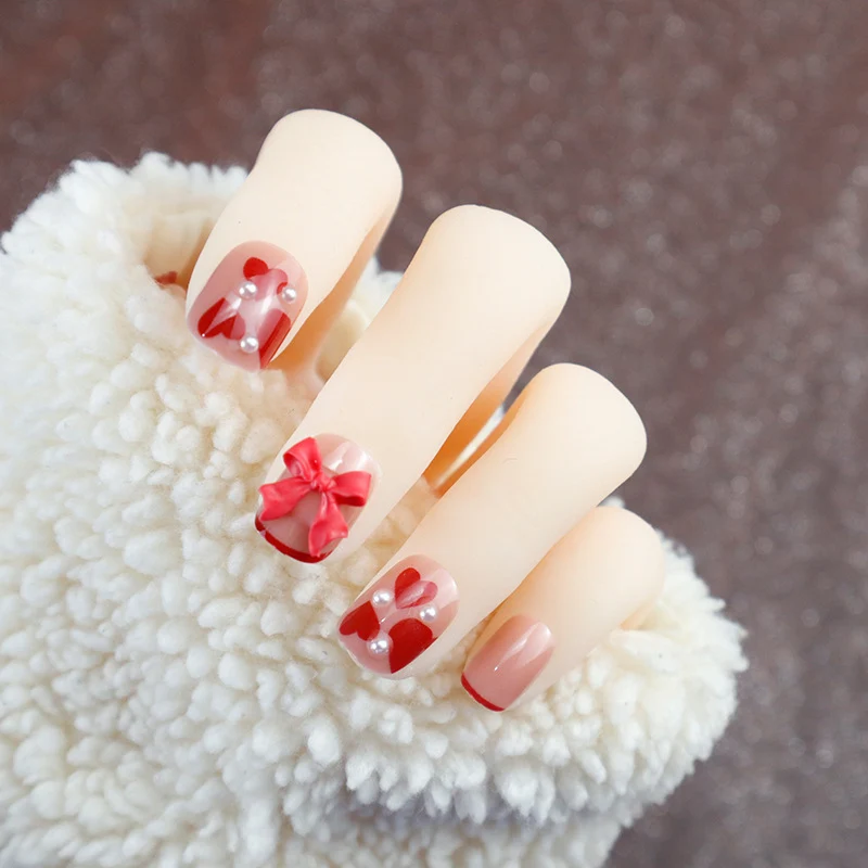 Elegante dekorative Press-On-Nagelkunst