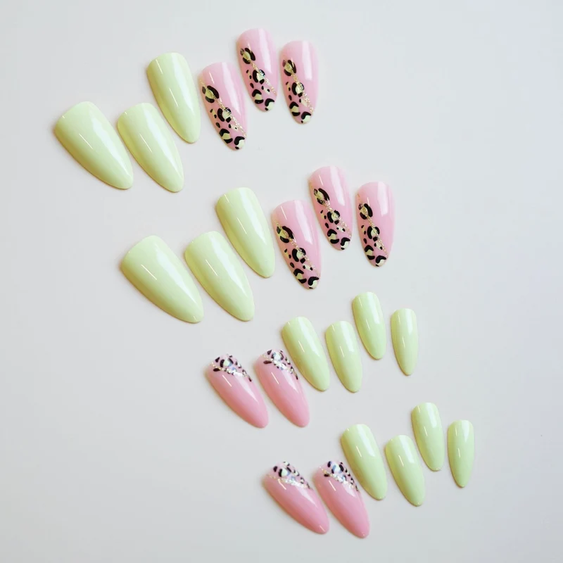 Künstlerisches Press-On Nagelset mit Leoparden-Design