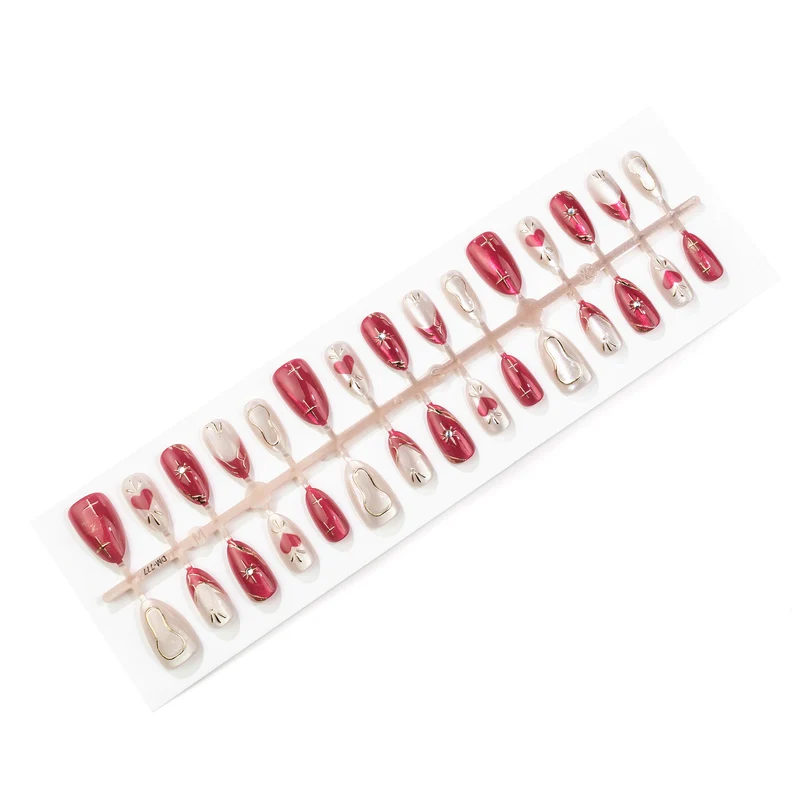 Künstlerisches Press-On-Nagelset mit Herz- und Stern-Designs