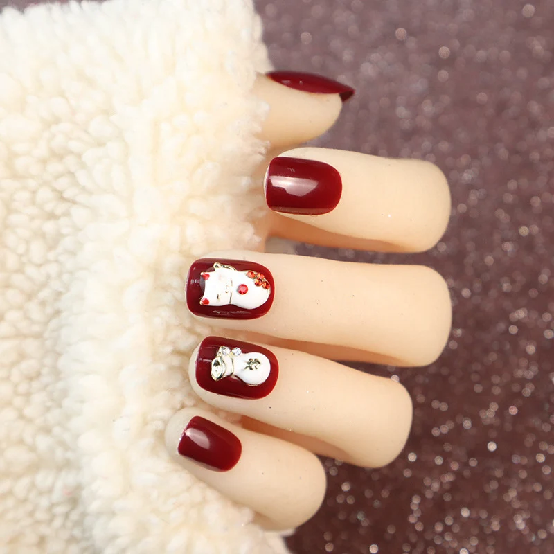 Künstlerisches Press-On-Nagelset mit floralem Kunstwerk
