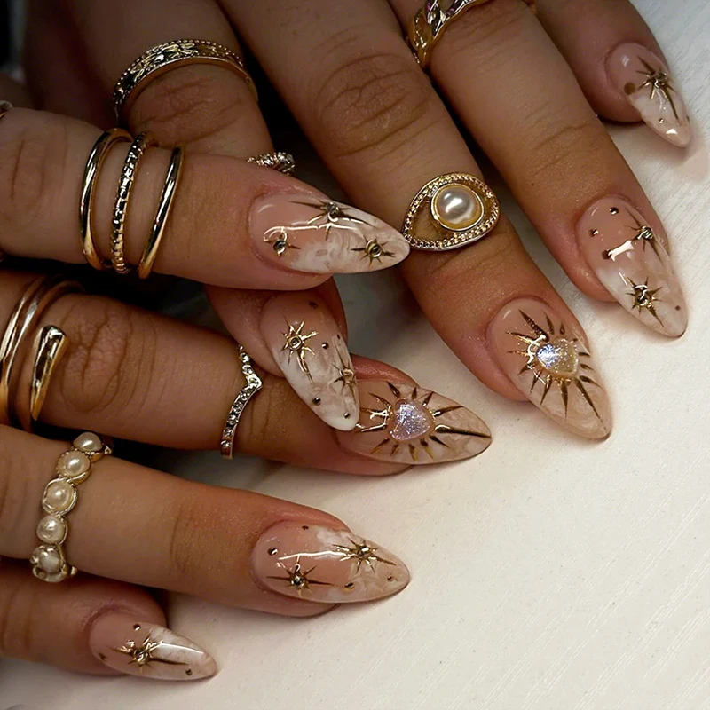 Künstlerisches Press-On-Nagel-Set mit himmlischem Design