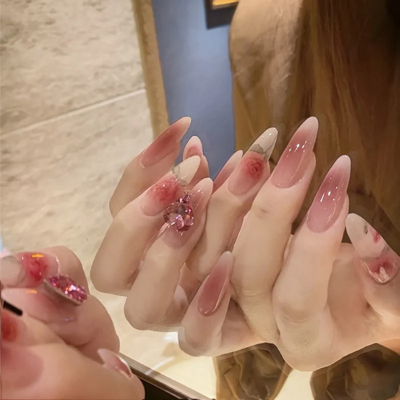 Künstlerisches Floral Press-On Nail Design Set