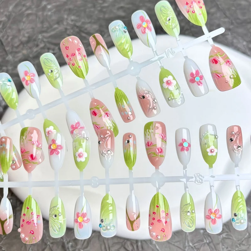 Künstlerisches Floral Design Press-On Nagelset