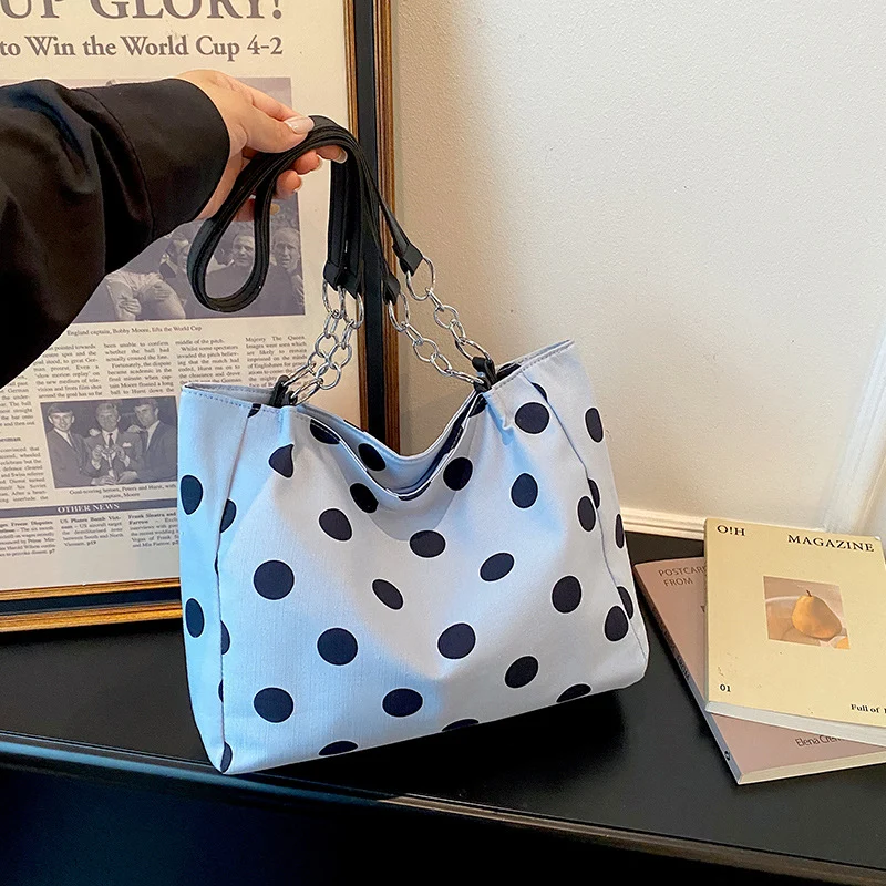 Stylische Punktedotte-Tasche