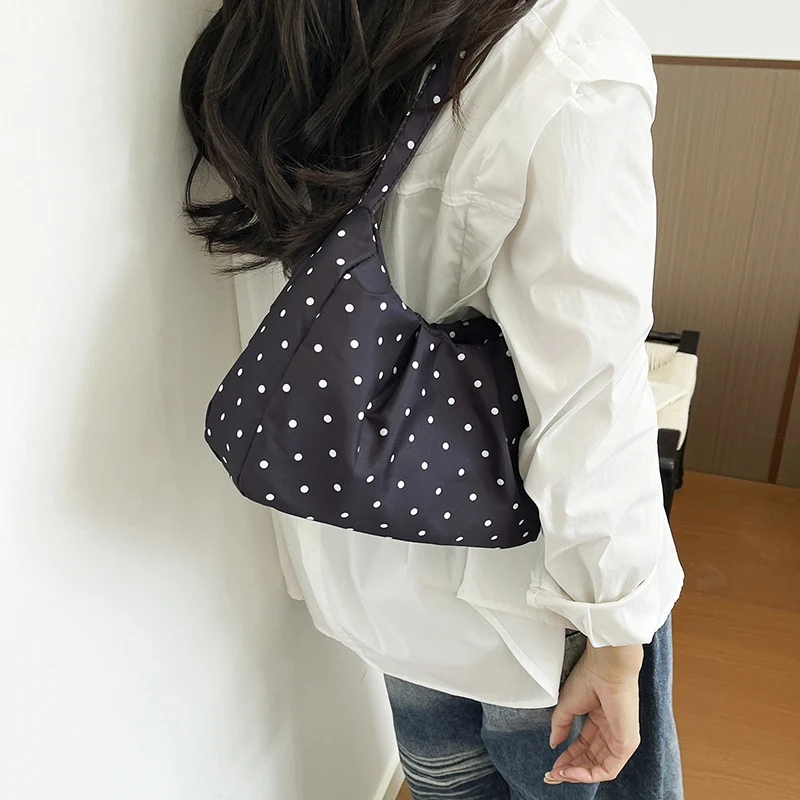 Leichte lässige Hobo-Tasche