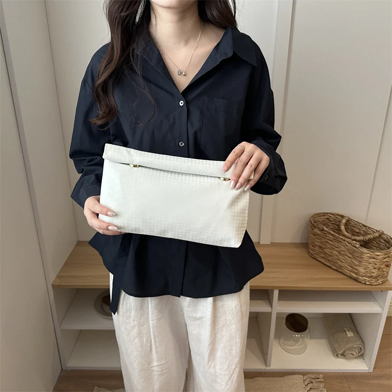 Elegante Strukturierte Clutch Tasche