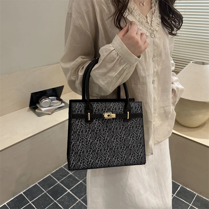 Elegante Strukturierte Handtasche 1790614103