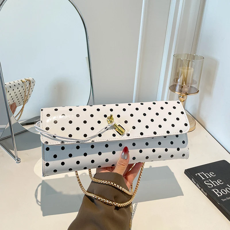 Chice patentierte Leder-Clutch