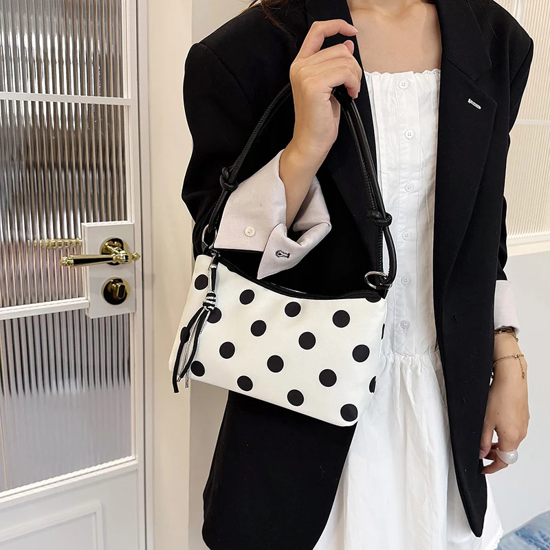 Lässige schicke Polka-Dot-Handtasche