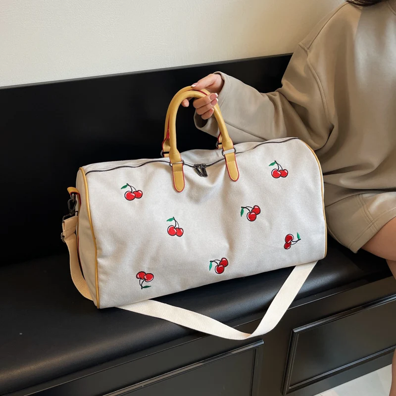 Bestickte Reise-Tasche Karnz