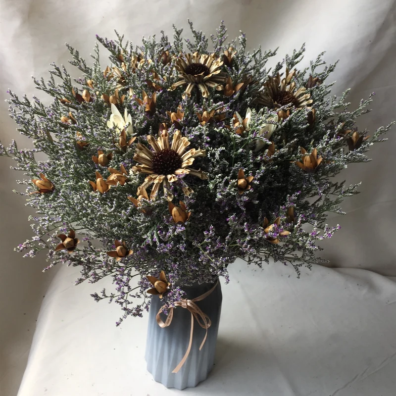 Natürlicher getrockneter Blumenstrauß