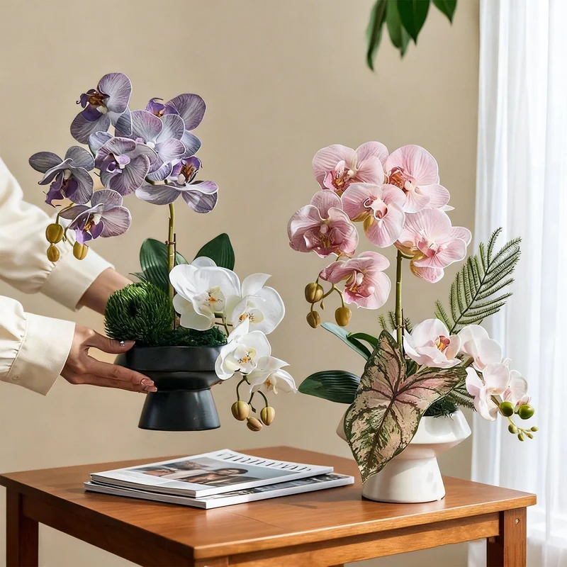 Lebensechte Orchideen Blumenarrangement