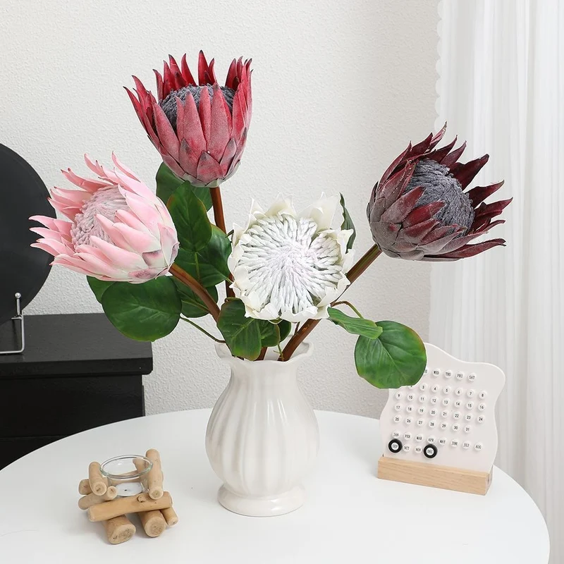 Lebensnahe dekorative Lotusblumenstängel