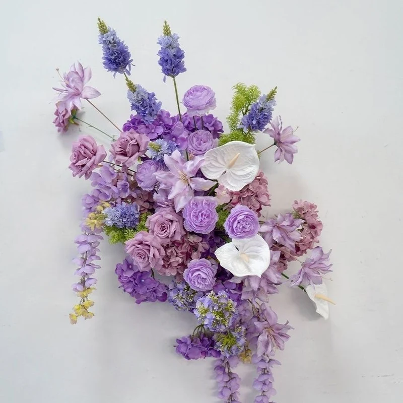 Elegante hängende Blumenarrangement