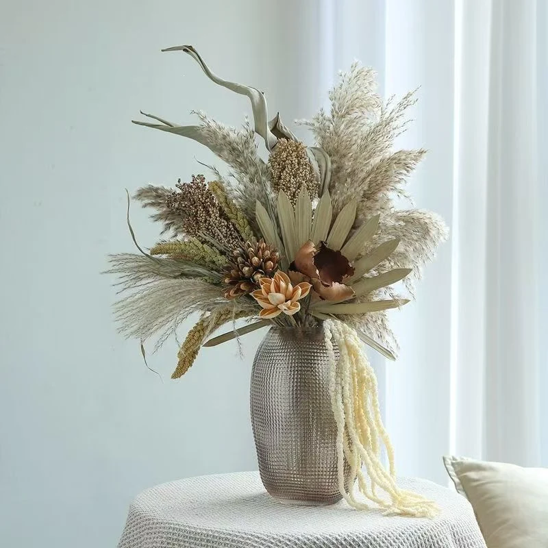 Eleganter getrockneter Blumenstrauß