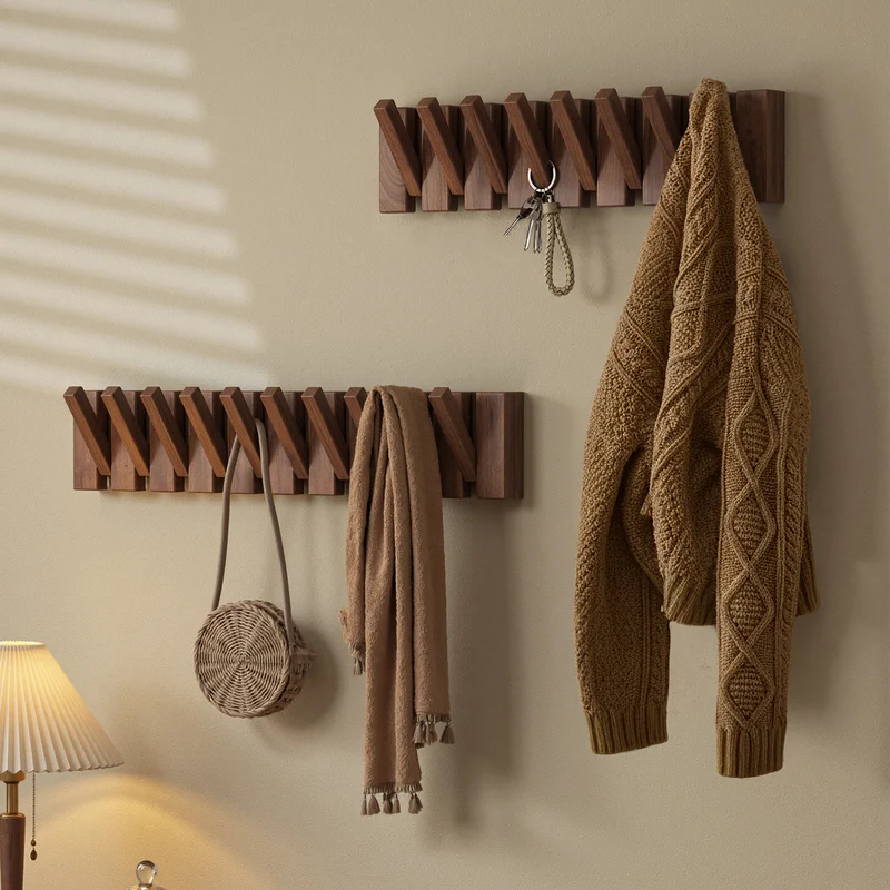 Wandgarderobe aus Gummibaum-Holz