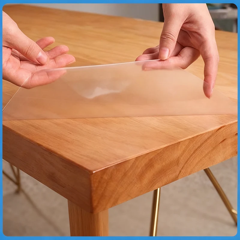Transparente Schutzfolie für Tische und Möbel