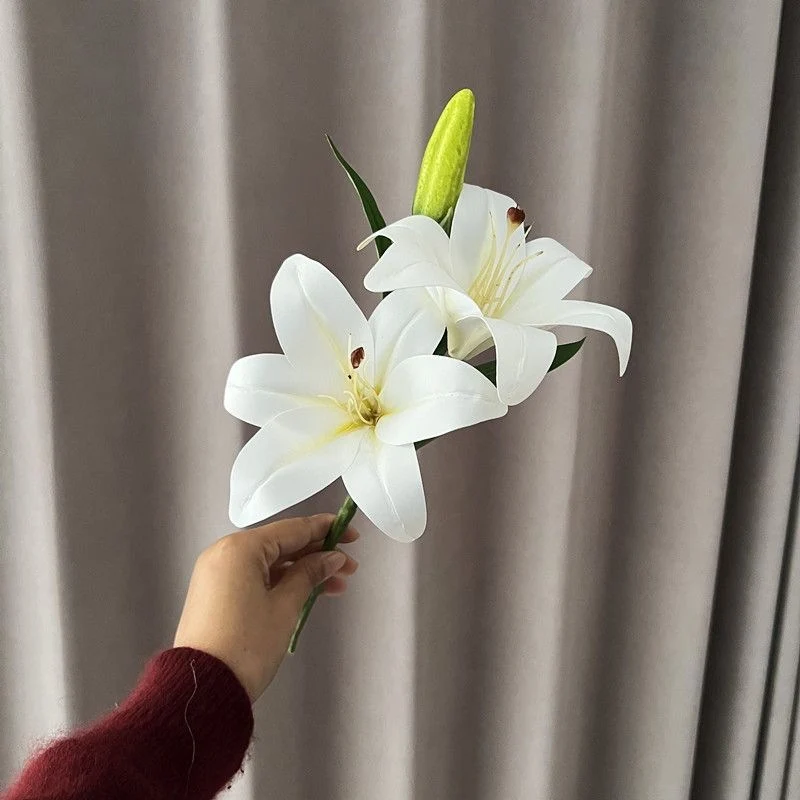 Künstlicher Flieder-Lilienstrauß