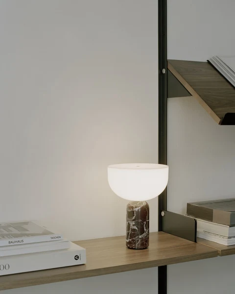Pilzförmige Tischleuchte, Marmor, LED, Touchschalter