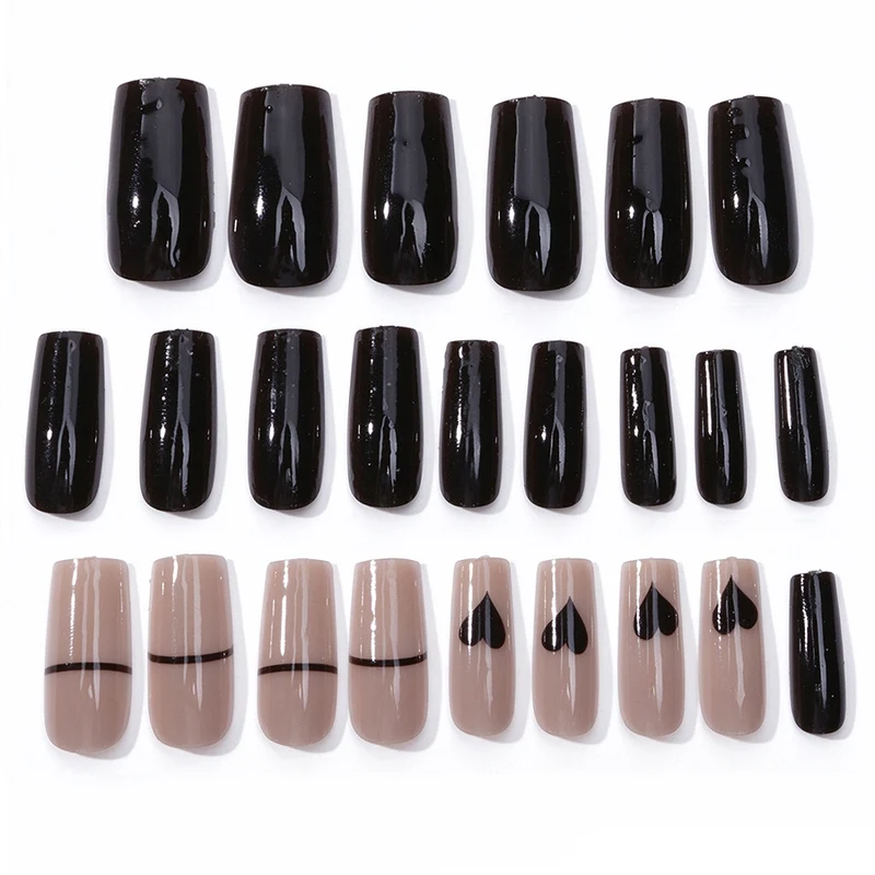 Elegantes Glänzendes Press-On Nagelset Karnz