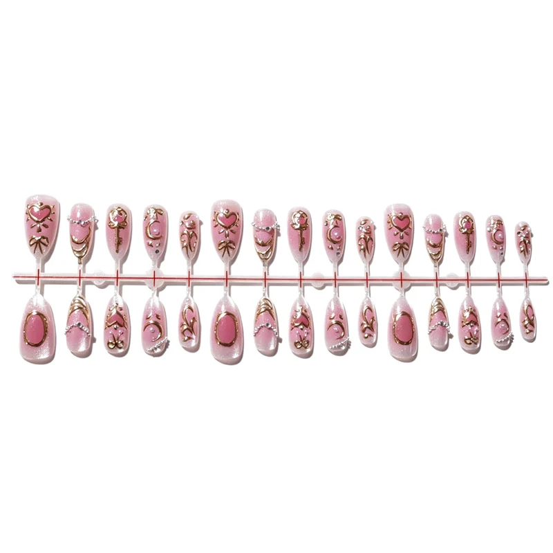 Dekoratives Press-On-Nagelset mit floralen Akzenten Karnz