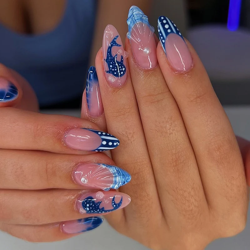 Künstlerische Ombre-Nageldesigns Karnz