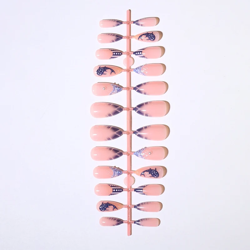 Künstlerische Ombre-Nageldesigns Karnz