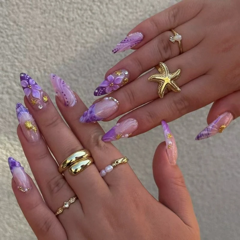 Künstlerisches Blumen Press-On Nagelset Karnz