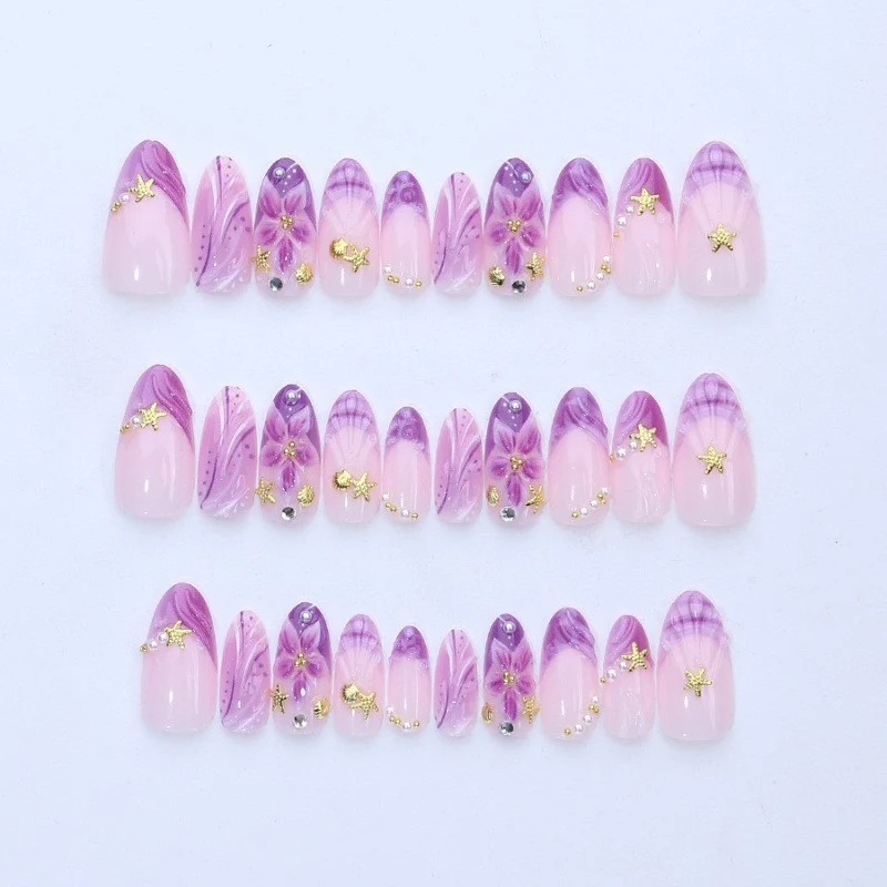 Künstlerisches Blumen Press-On Nagelset Karnz