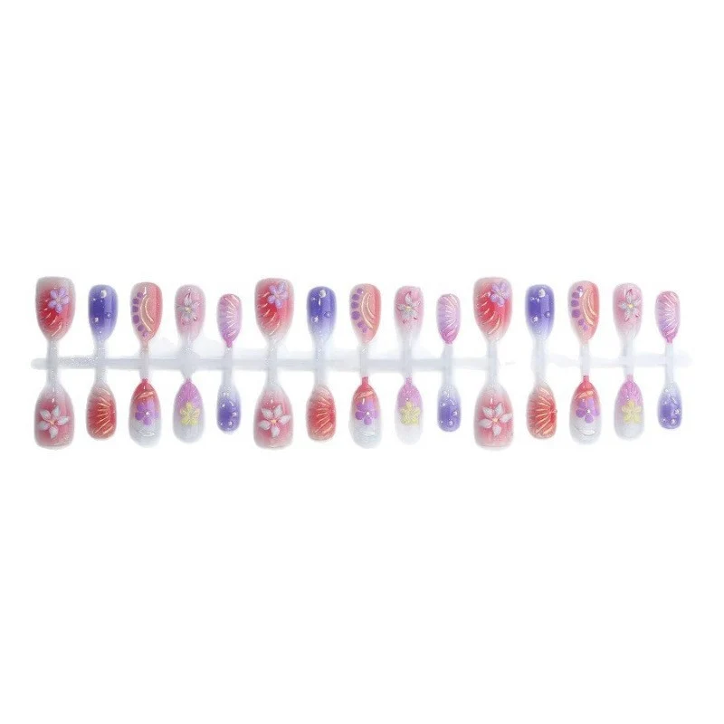 Künstlerische Floral Press-On Nagelkollektion Karnz