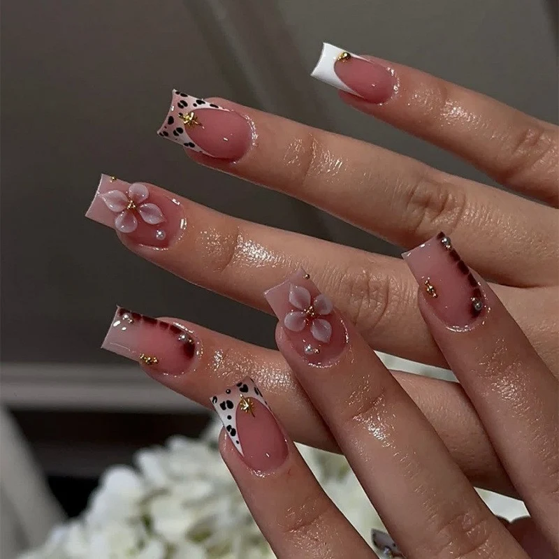 Künstlerisches dekoratives Press-on-Nagelset Karnz