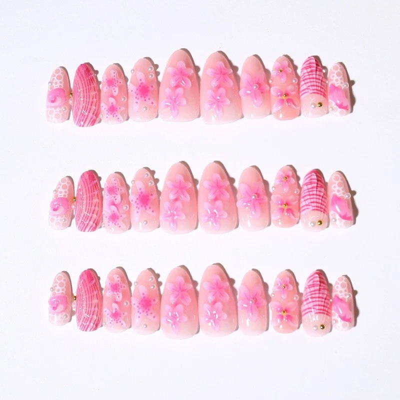 Künstlerisches 3D Blumen Nageldesign Karnz