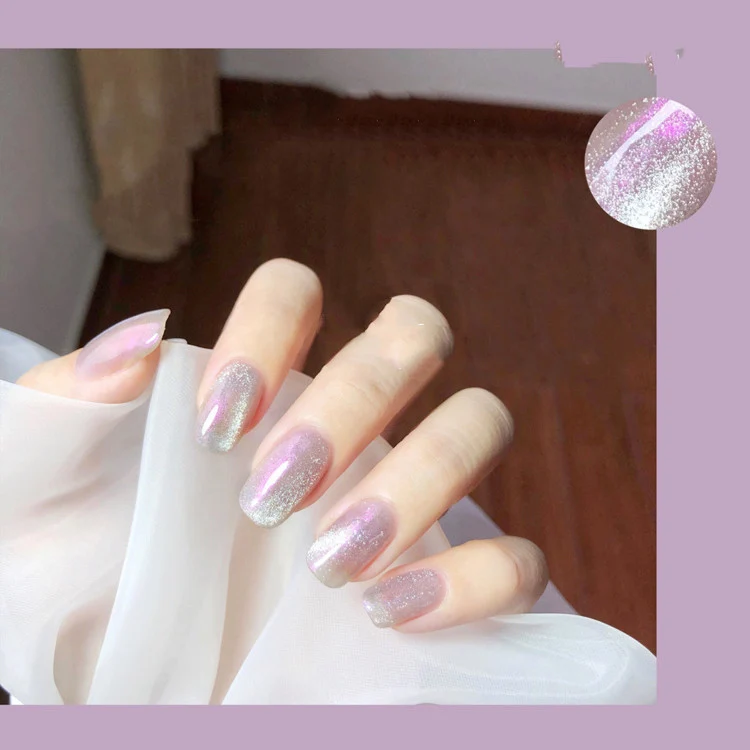 Schimmerndes Press-On Nagelset Karnz