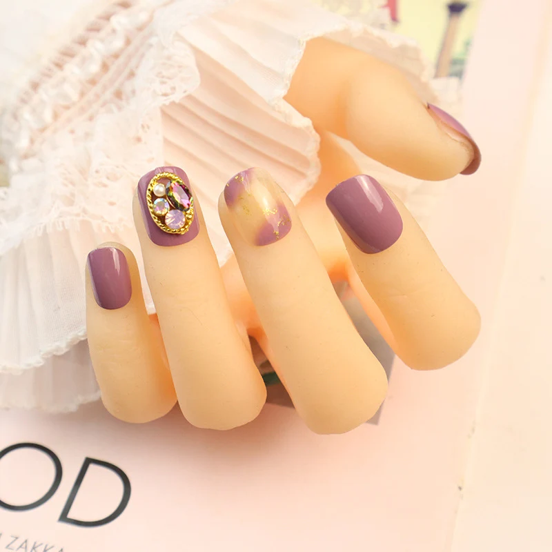 Rhinestone-besetztes Press-On Nagelkunstset Karnz