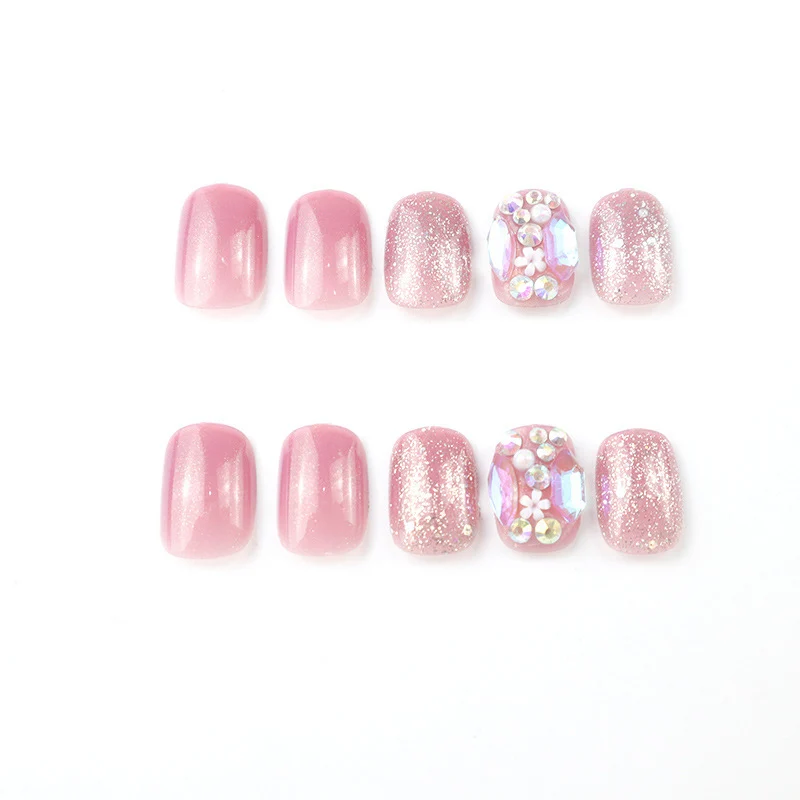 Premium Funkelnde Press-On Nagelset mit dekorativen Strasssteinen Karnz