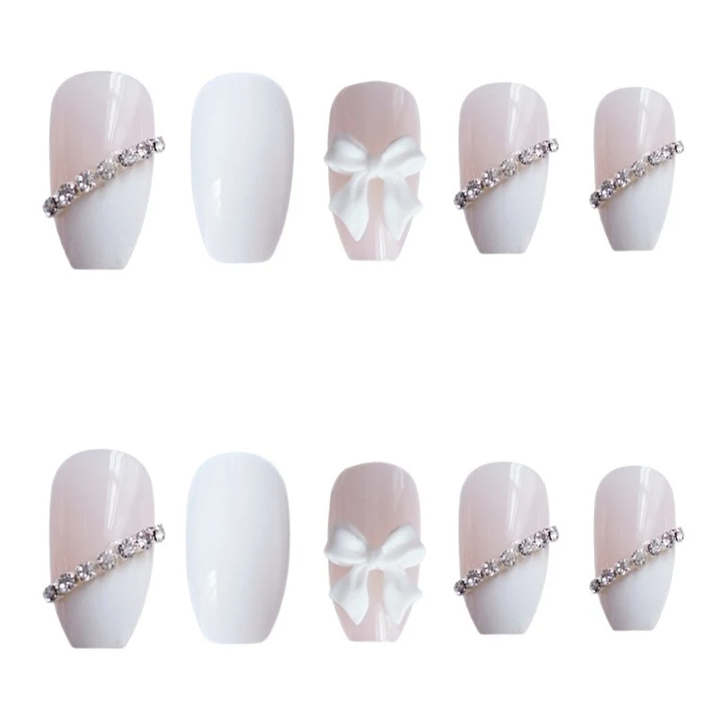 Premium Dekorative Press-On Nagelset mit Strassakzenten Karnz