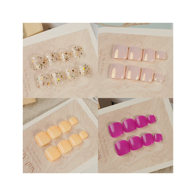 Glänzendes kurzes Press-On-Nagelset Karnz