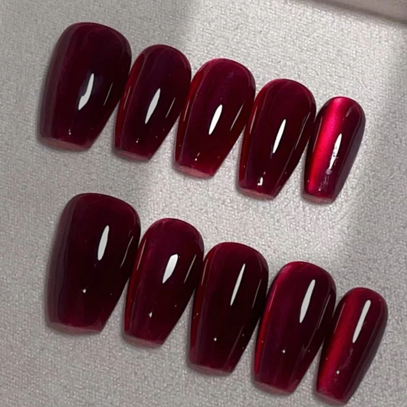 Glänzendes Press-On-Nagelset mit elegantem Finish Karnz