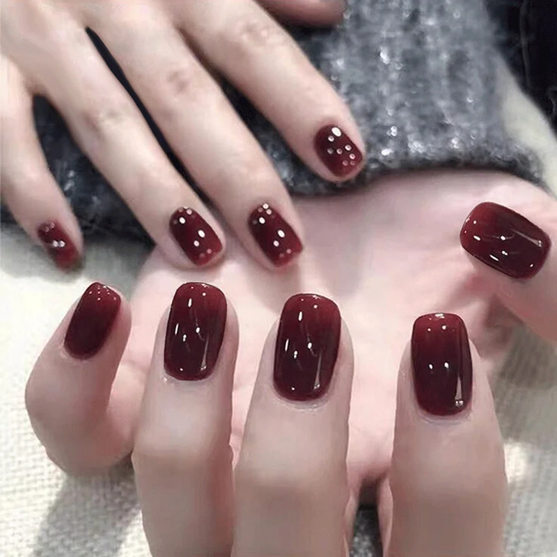 Glänzender Nagellack Karnz