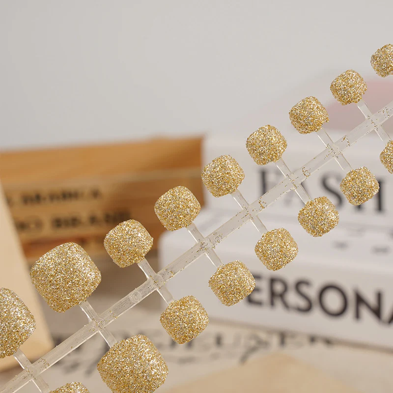 Glitzerndes Press-On Fußnagelset Karnz