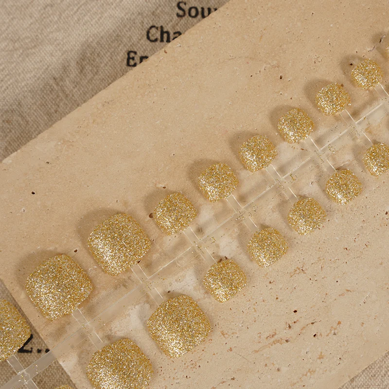 Glitzerndes Press-On Fußnagelset Karnz