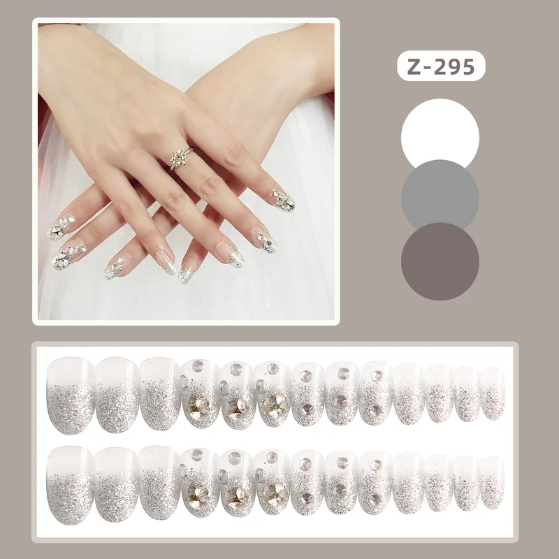 Glitzerndes kunsthandwerkliches Press-On-Nagelset Karnz