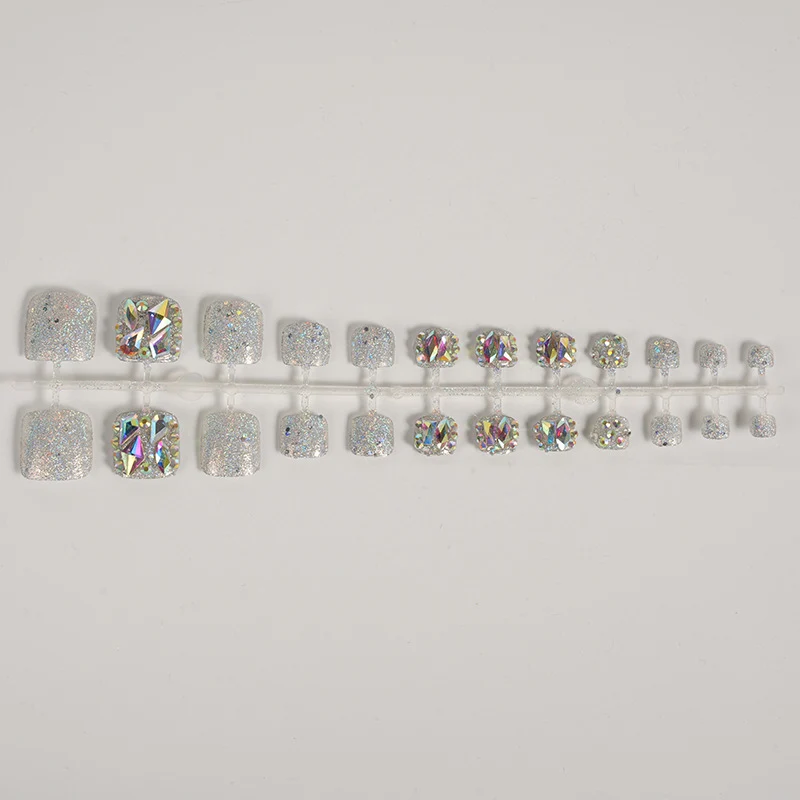 Glamourös mit Strass verziertes Druck-Nagelkunst-Set Karnz