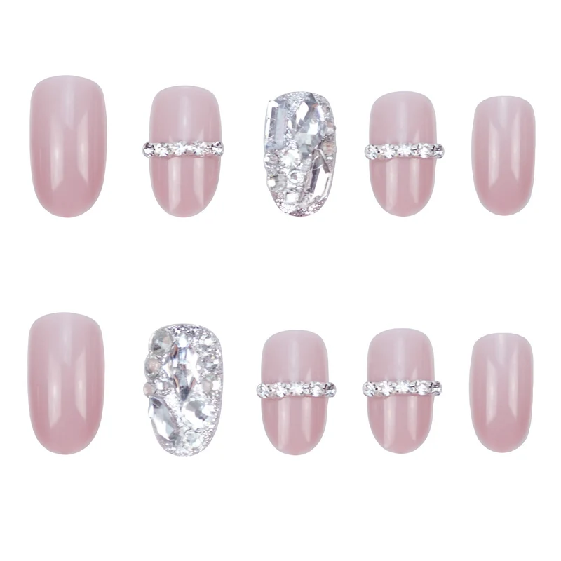 Glamouröse Strass-geprägte Press-On Nagelset Karnz