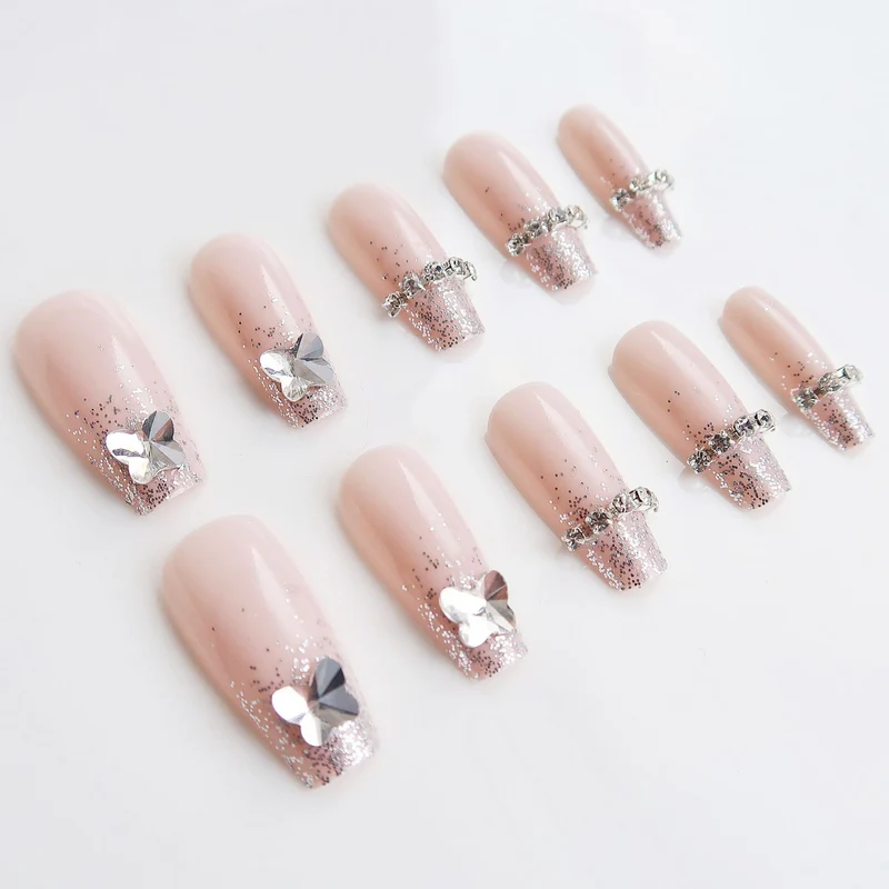 Glamouröse mit Strass verzierte Press-On Nagelset Karnz
